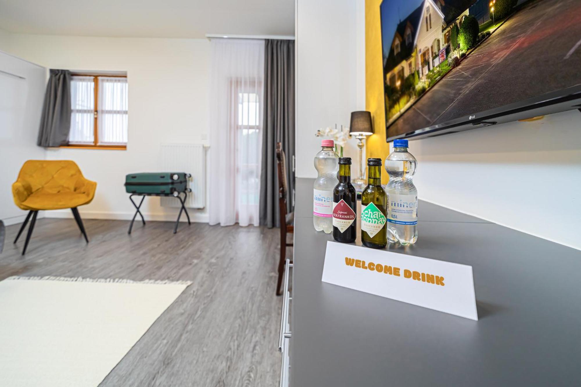 Rigotanya Relax & Wellness Panzio Buekfuerdo Hotel ภายนอก รูปภาพ