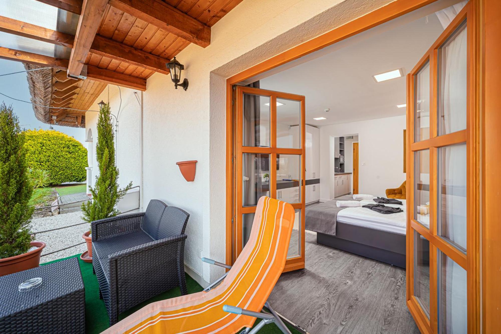 Rigotanya Relax & Wellness Panzio Buekfuerdo Hotel ภายนอก รูปภาพ