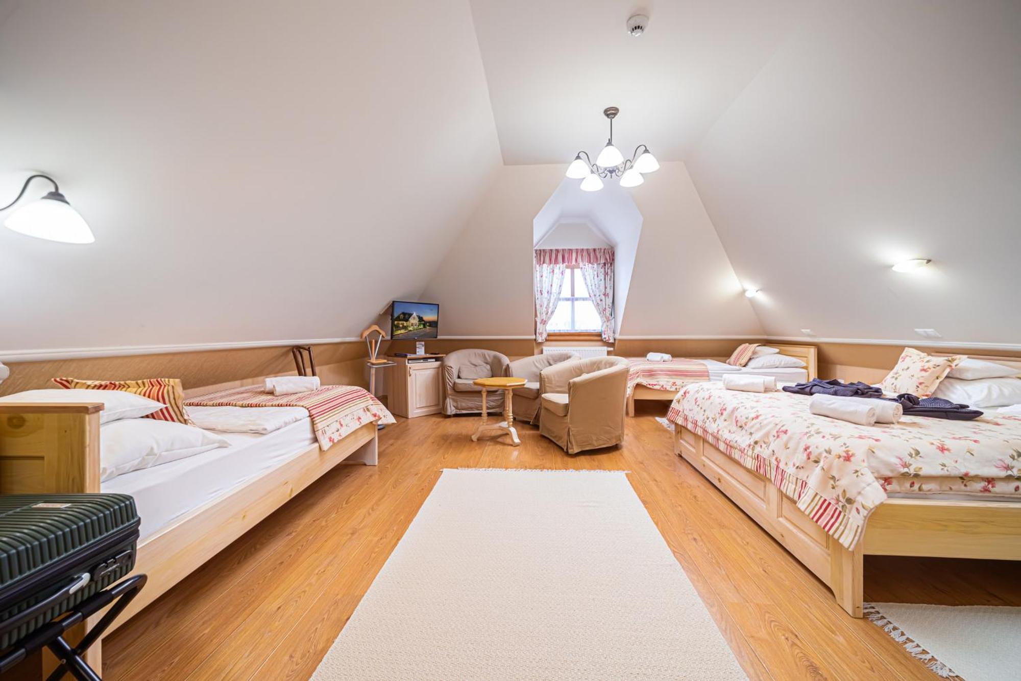 Rigotanya Relax & Wellness Panzio Buekfuerdo Hotel ภายนอก รูปภาพ